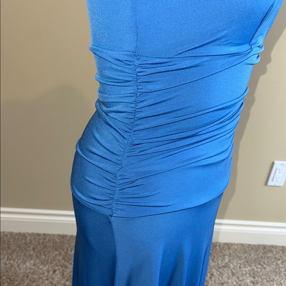 Reitmans Blue Sleeveless Midi Dress with V-Neck and Ruched Waist - Picture 5 of 12